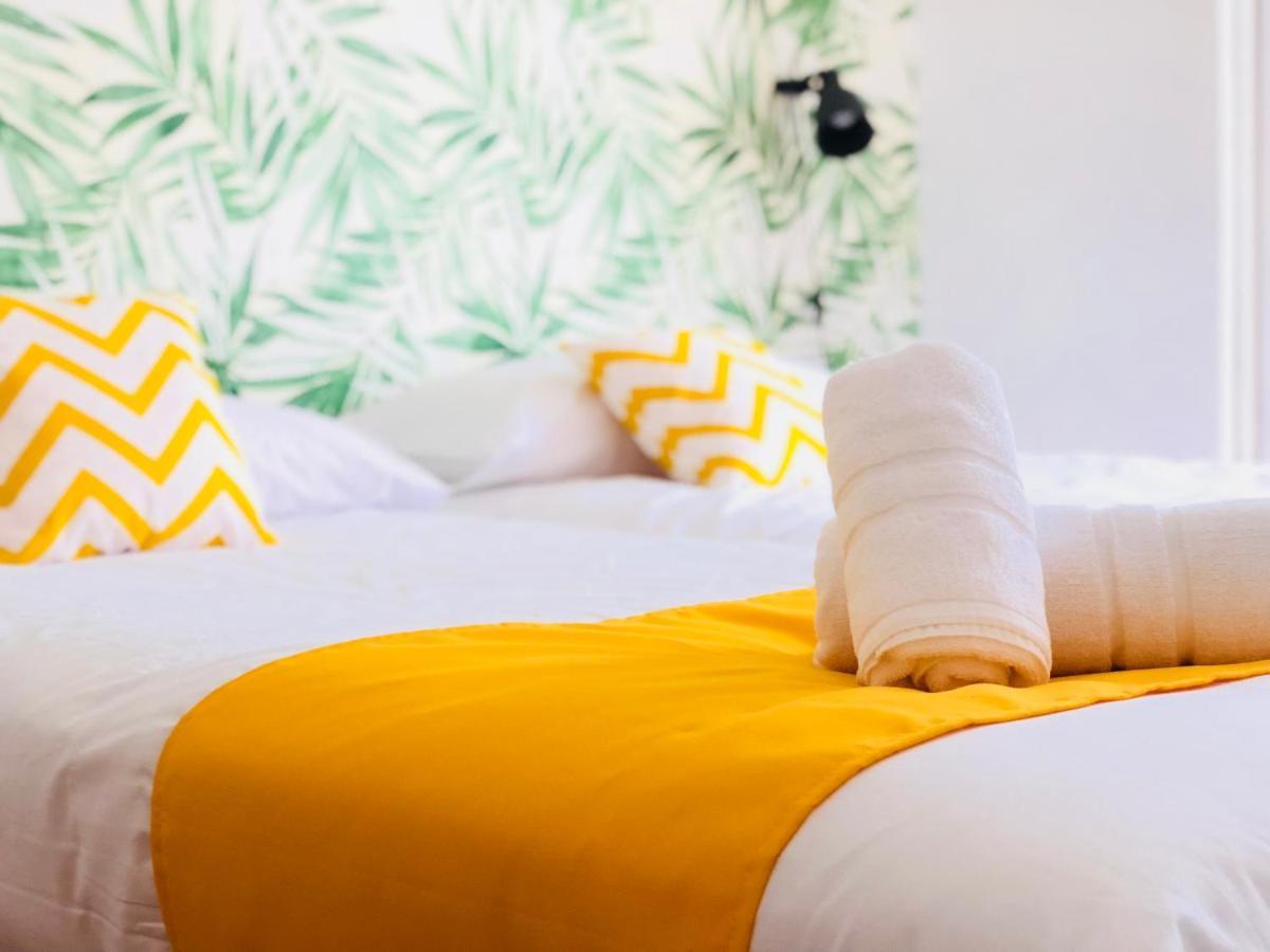 Nanit Rooms Ibiza Hostal Santa Eulària des Riu Εξωτερικό φωτογραφία