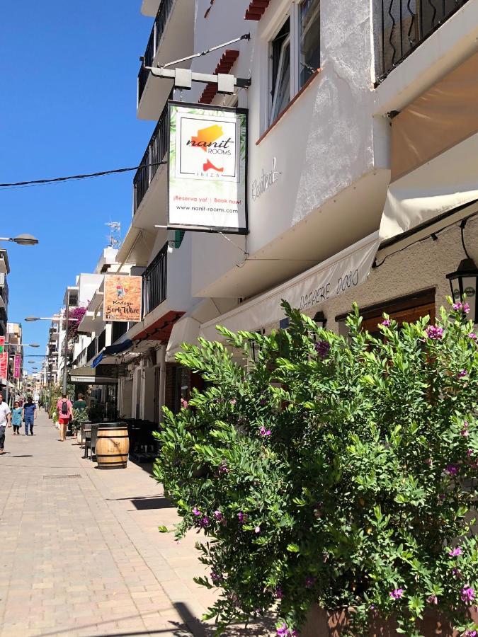 Nanit Rooms Ibiza Hostal Santa Eulària des Riu Εξωτερικό φωτογραφία