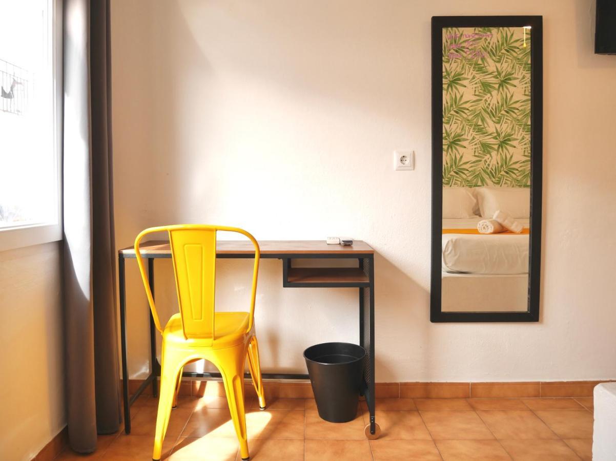 Nanit Rooms Ibiza Hostal Santa Eulària des Riu Δωμάτιο φωτογραφία
