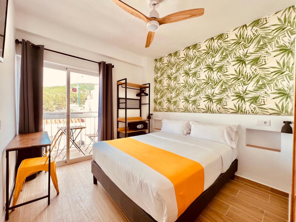 Nanit Rooms Ibiza Hostal Santa Eulària des Riu Εξωτερικό φωτογραφία