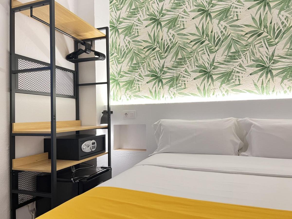 Nanit Rooms Ibiza Hostal Santa Eulària des Riu Εξωτερικό φωτογραφία