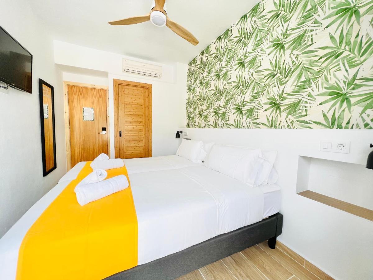 Nanit Rooms Ibiza Hostal Santa Eulària des Riu Εξωτερικό φωτογραφία