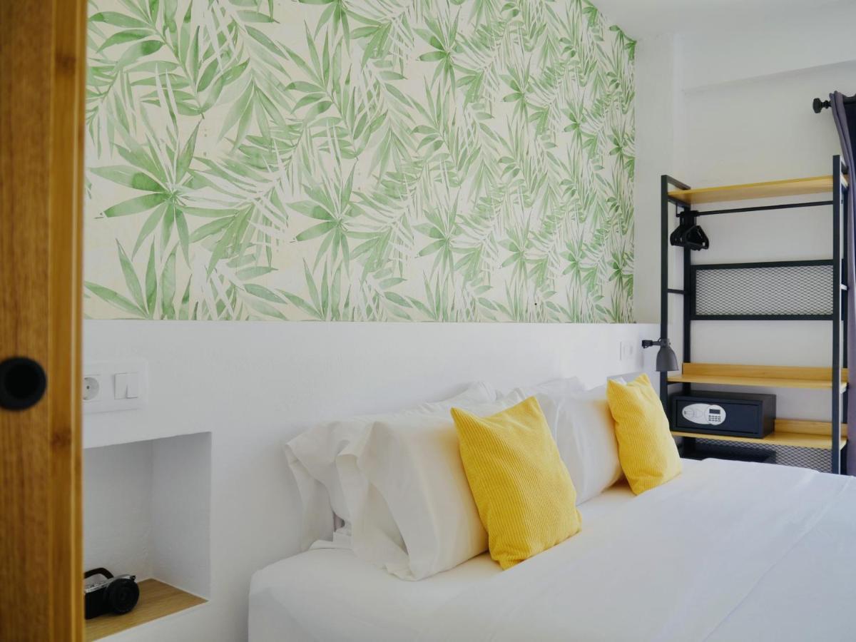 Nanit Rooms Ibiza Hostal Santa Eulària des Riu Εξωτερικό φωτογραφία