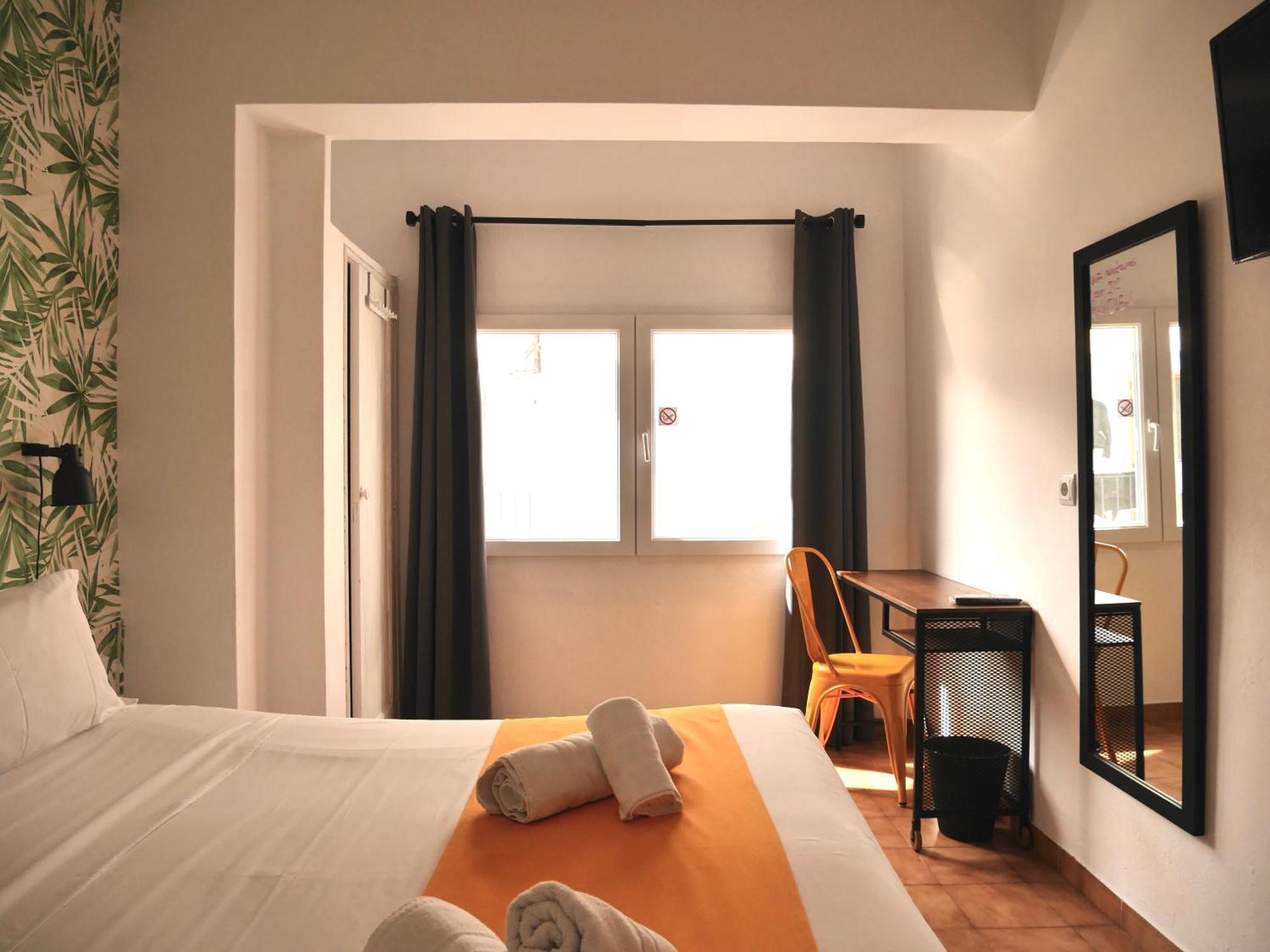 Nanit Rooms Ibiza Hostal Santa Eulària des Riu Δωμάτιο φωτογραφία
